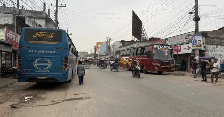 নওগাঁর বাস কাউন্টার